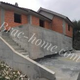Osamljena kuća u samoj uvali – otok Brač