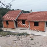 Osamljena kuća u samoj uvali – otok Brač