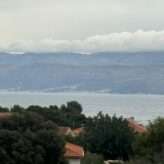 ZU VERKAUFEN – 2-Zimmer-Wohnung mit Terrasse in ruhiger Lage von Supetar auf der Insel Brač